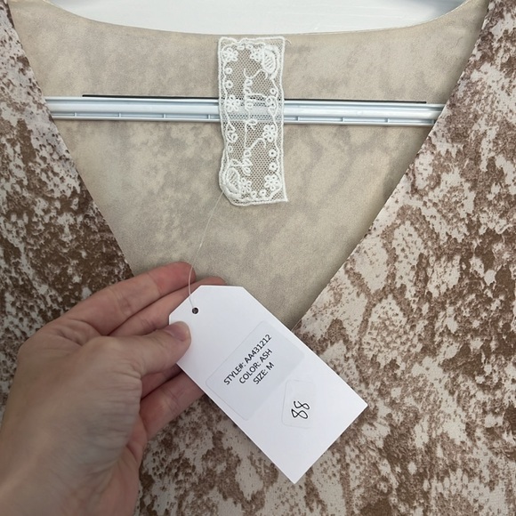 Sadie & Sage shift dress - Picture 3 of 4